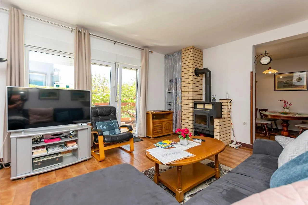 Apartment Tonia Kastela Croatia