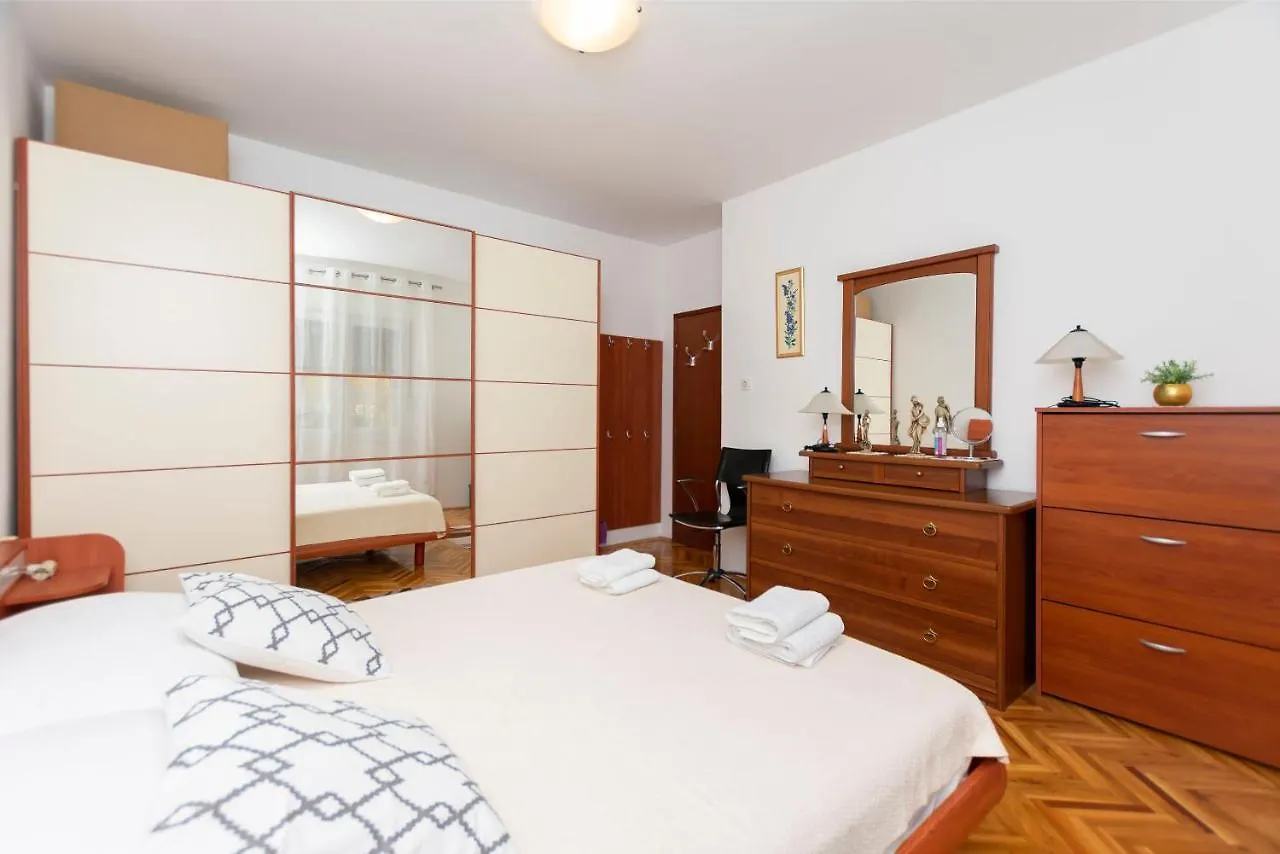 Apartment Tonia Kastela